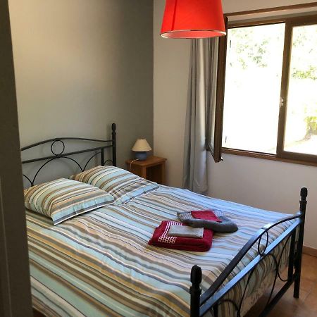 Maison d'en face Salavas Extérieur photo